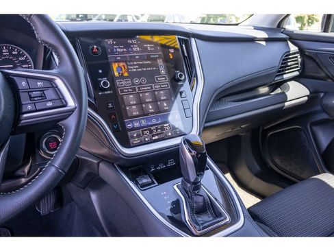 Used 2025 Subaru Outback Premium AWD/4WD image 23