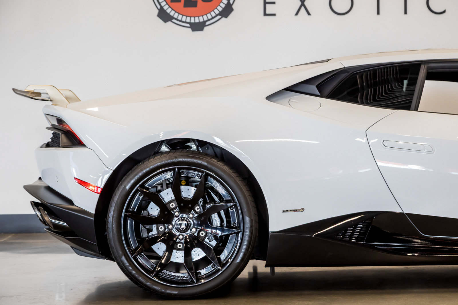 Used 2015 Lamborghini Huracan LP 610-4 AWD/4WD image 26