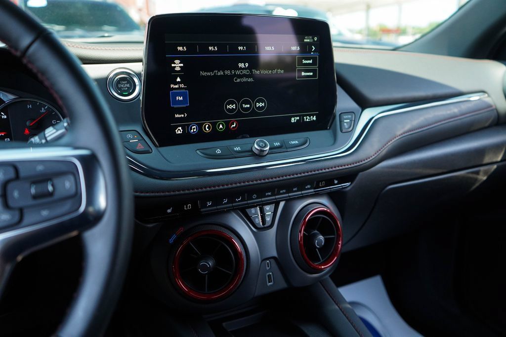 Used 2025 Chevrolet Blazer RS FWD image 7