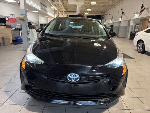 Used 2017 Toyota Prius Three FWD image 8