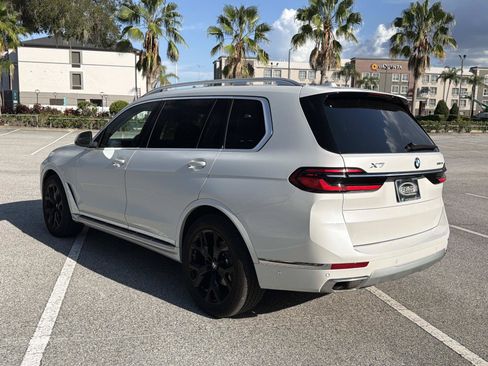 Used 2023 BMW X7 xDrive40i w/ Premium Package AWD/4WD image 5
