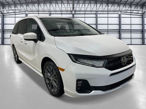 New 2026 Honda Odyssey Touring image 9