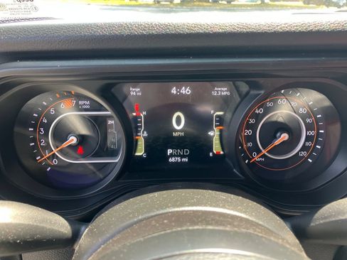 Used 2025 Jeep Wrangler Sport AWD/4WD image 16