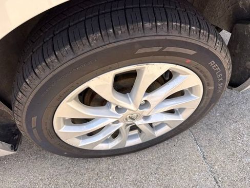 Used 2019 Nissan Sentra SV FWD image 5