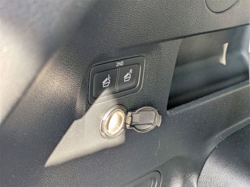 Used 2024 Kia Telluride LX image 10