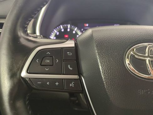Used 2021 Toyota Highlander XLE FWD image 34