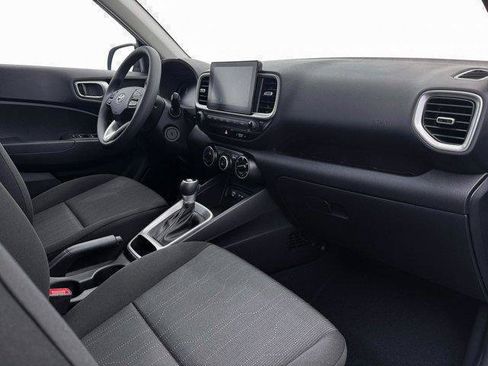 New 2026 Hyundai Venue SE image 15