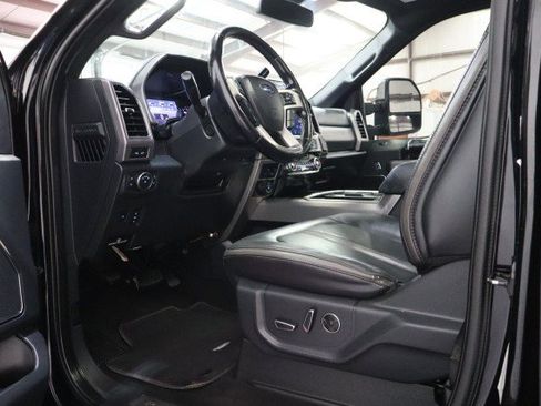 Used 2022 Ford F250 Platinum w/ FX4 Off-Road Package AWD/4WD image 36