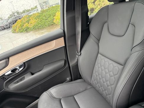 Used 2025 Volvo XC90 T8 Plus w/ Protection Package Premier AWD/4WD image 25