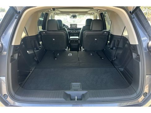 Used 2024 Honda Pilot Touring image 17