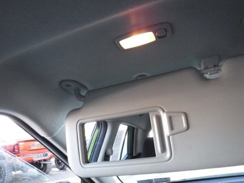 Used 2023 Hyundai Venue SE image 21