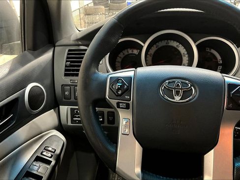 Used 2015 Toyota Tacoma 4x4 Double Cab w/ TRD Off-Road Package image 17