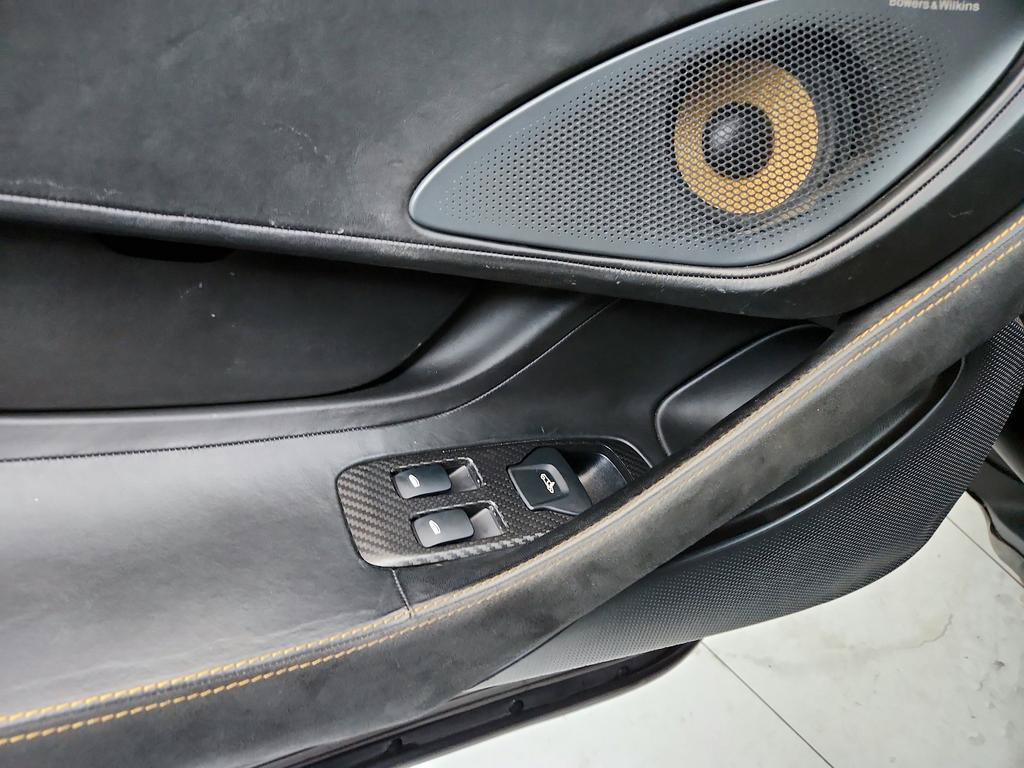 Used 2017 McLaren 570S Coupe RWD image 21
