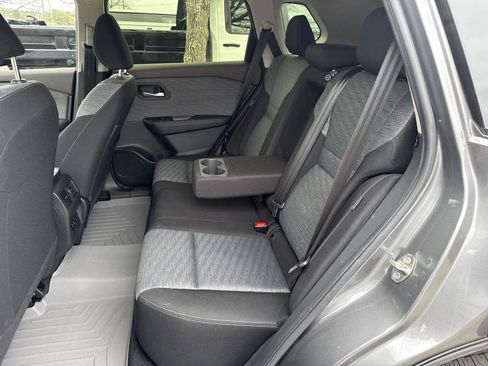 Used 2023 Nissan Rogue SV AWD/4WD image 13