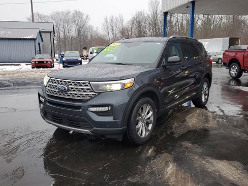 Used 2023 Ford Explorer Limited w/ Equipment Group 301A image 2