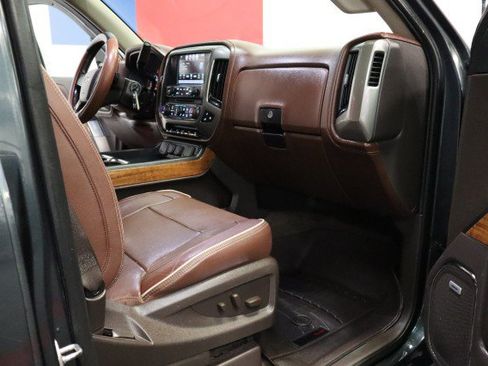 Used 2018 Chevrolet Silverado 1500 High Country AWD/4WD image 59