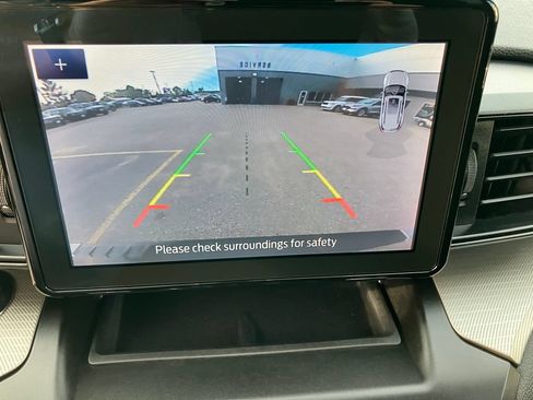 Used 2020 Ford Explorer XLT w/ Comfort Package AWD/4WD image 11