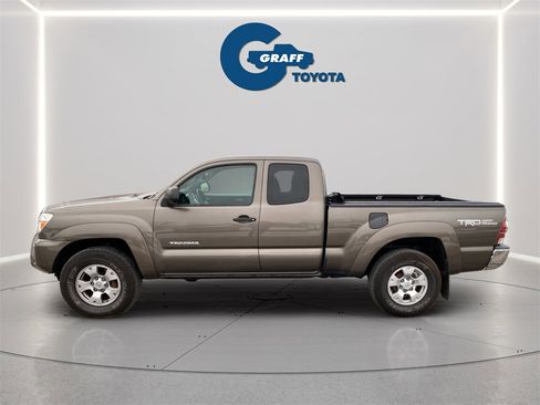 Used 2013 Toyota Tacoma 4x4 Access Cab V6 image 2
