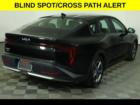 Used 2025 Kia K4 LXS image 7
