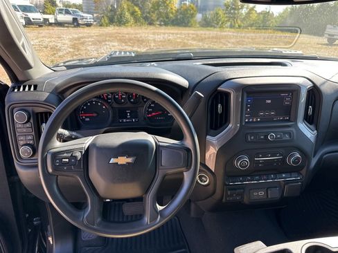 Used 2024 Chevrolet Silverado 2500 Custom w/ Custom Value Package image 11