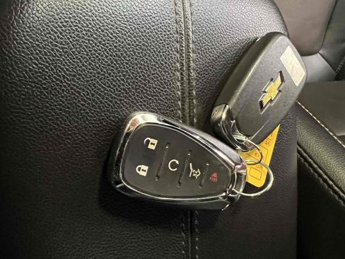 Used 2022 Chevrolet Equinox Premier image 11