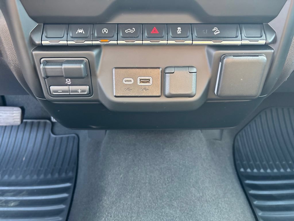 Used 2024 Chevrolet Silverado 1500 Custom Trail Boss AWD/4WD image 18