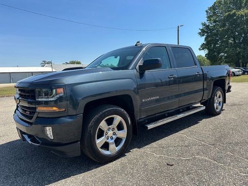 Used 2018 Chevrolet Silverado 1500 LT w/ All Star Edition image 8