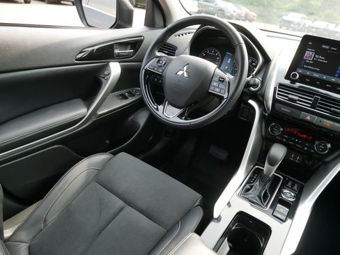 Used 2025 Mitsubishi Eclipse Cross SE AWD/4WD image 9