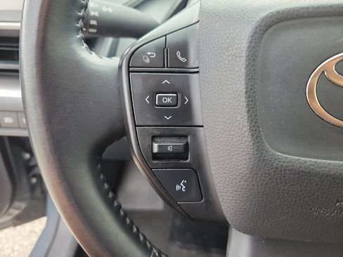 Used 2024 Toyota Prius LE FWD image 19