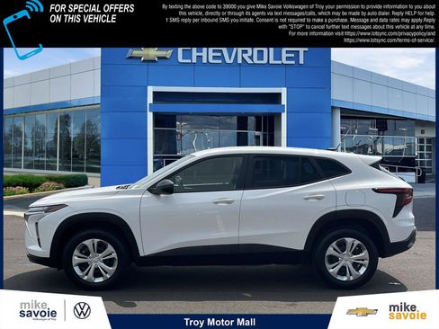 Certified 2024 Chevrolet Trax LS FWD image 2
