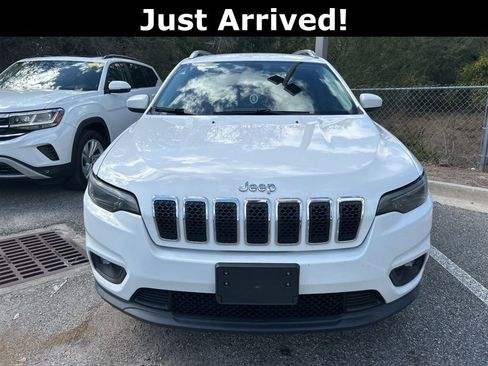 Used 2019 Jeep Cherokee Latitude w/ Cold Weather Group image 4