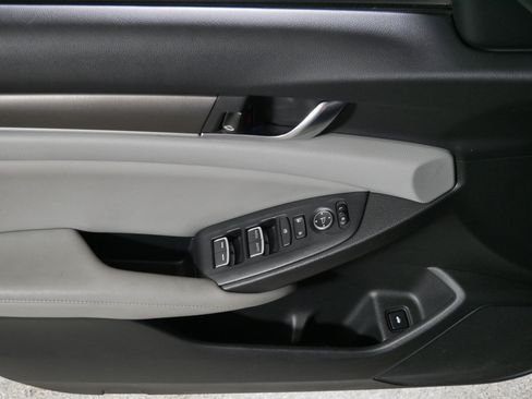 Used 2019 Honda Accord LX image 19
