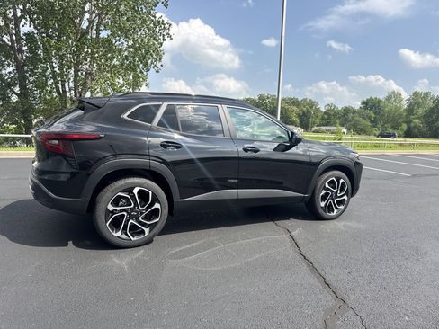 New 2026 Chevrolet Trax RS FWD image 3