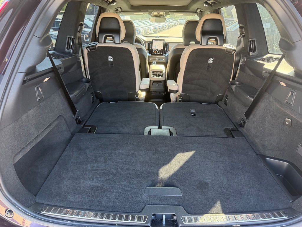 Used 2025 Volvo XC90 T8 Ultra w/ Lounge Package AWD/4WD image 25