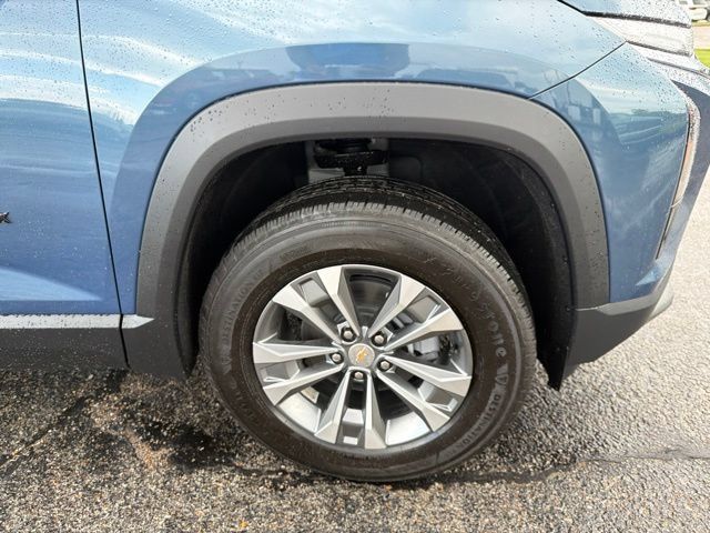 New 2027 Chevrolet Equinox LT w/ Convenience Package II FWD image 15