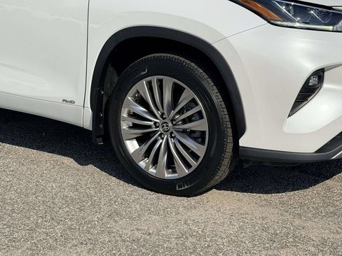 Used 2023 Toyota Highlander Platinum AWD/4WD image 26