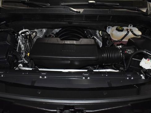 Used 2024 Chevrolet Suburban RST image 10