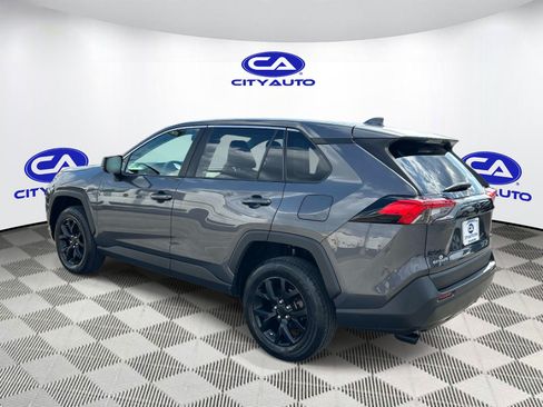 Used 2022 Toyota RAV4 LE AWD/4WD image 5