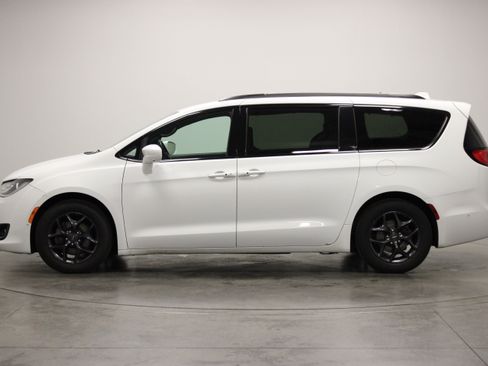 Used 2018 Chrysler Pacifica Touring-L Plus w/ Advanced Safetytec Group FWD image 5