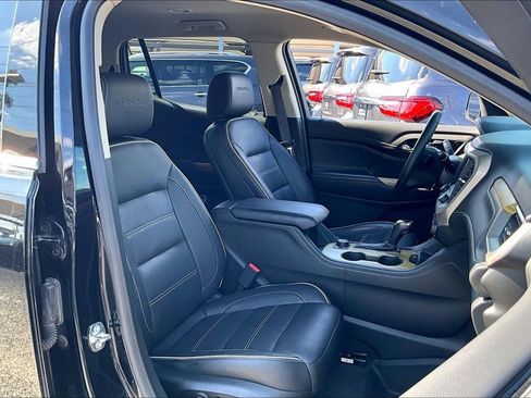 Used 2019 GMC Acadia Denali w/ Technology Package FWD image 10