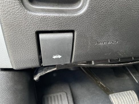 Used 2024 Jeep Grand Cherokee Altitude RWD image 48