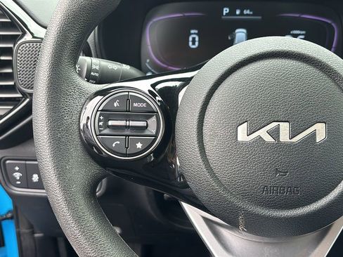 Used 2024 Kia Soul S FWD image 17