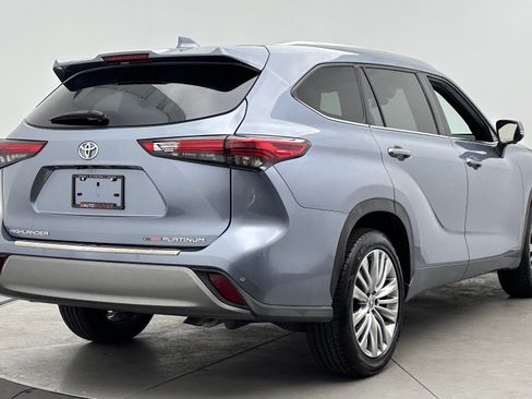 Used 2023 Toyota Highlander Platinum FWD image 8