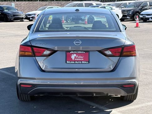 Used 2025 Nissan Altima 2.5 SV FWD image 6