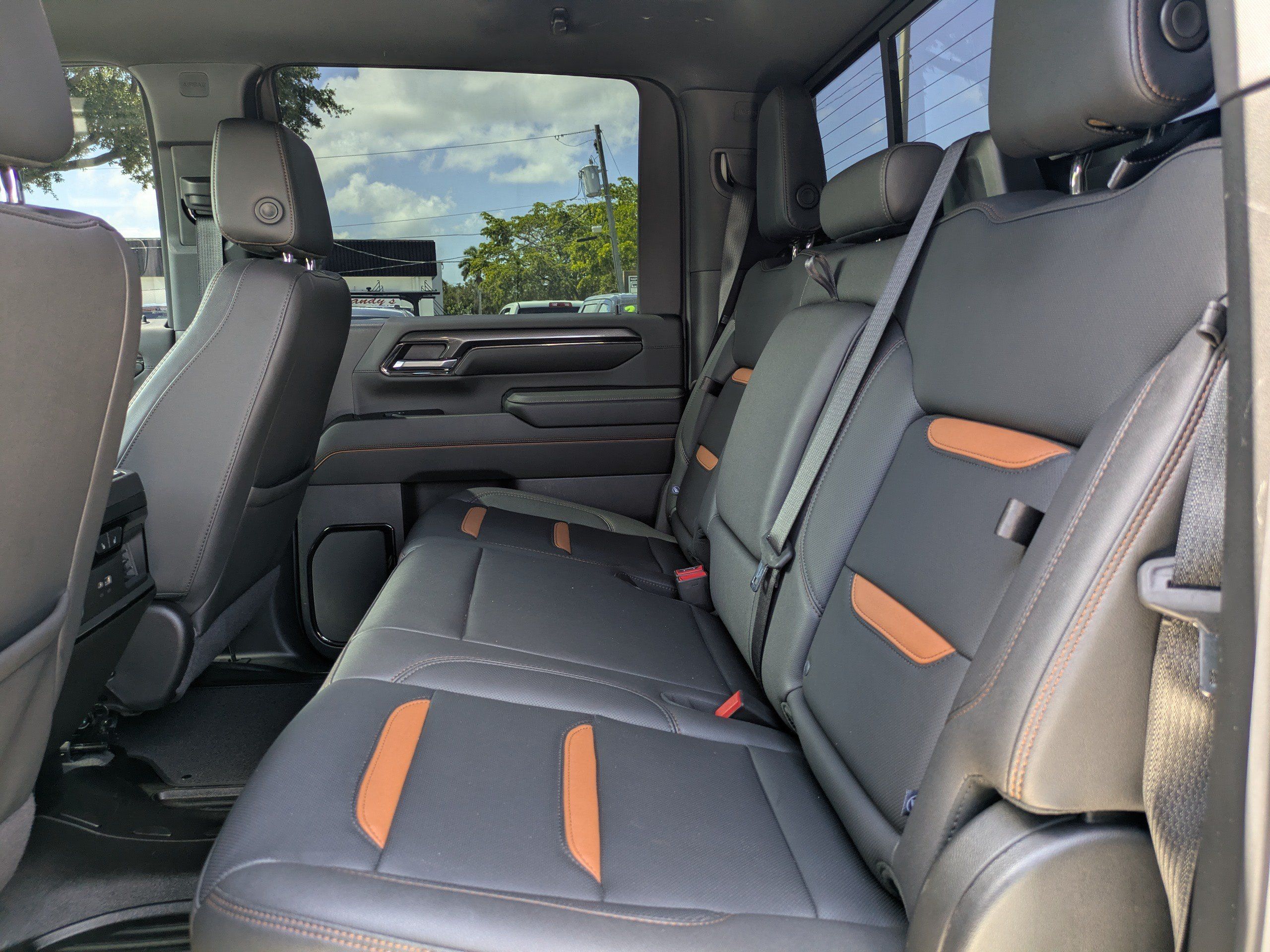 Used 2024 GMC Sierra 2500 AT4 w/ AT4 Premium Plus Package AWD/4WD image 17