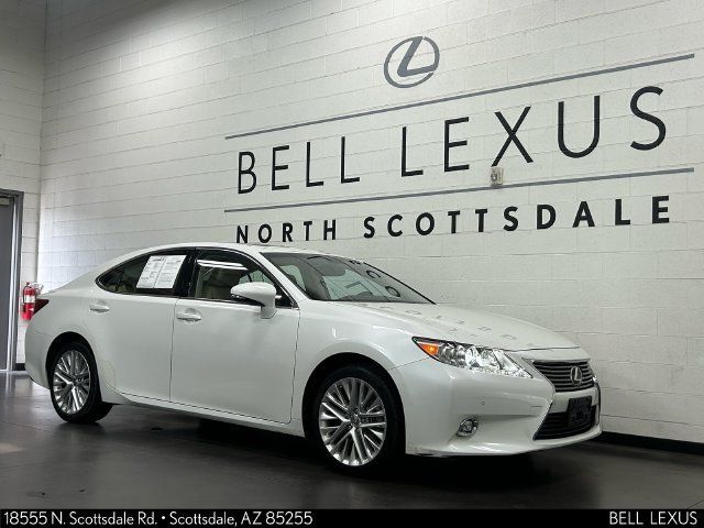 Used 2014 Lexus ES 350 w/ Luxury Package FWD image 2