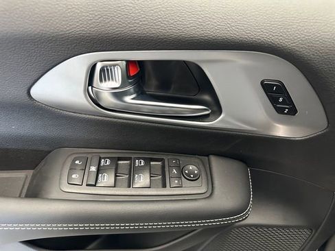 New 2026 Chrysler Pacifica Limited w/ S Appearance Package FWD image 26