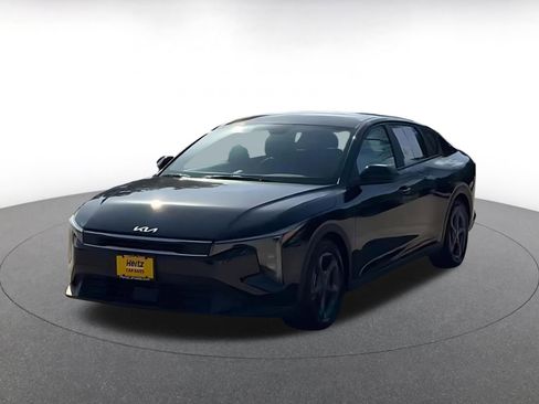 Used 2025 Kia K4 FWD image 7