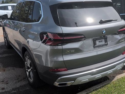 Used 2026 BMW X5 xDrive40i w/ Climate Comfort Package AWD/4WD image 2