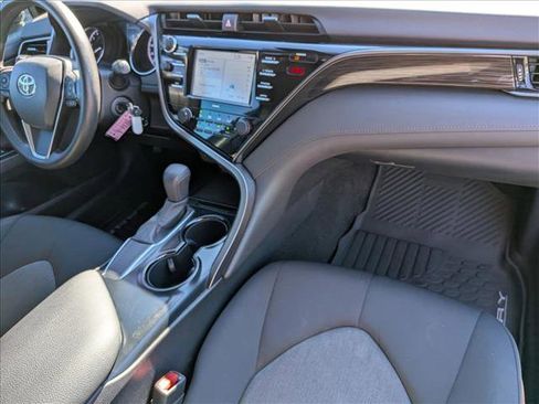 Used 2020 Toyota Camry LE FWD image 20
